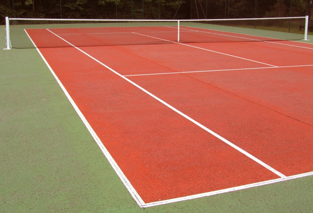 Court de tennis en béton poreux